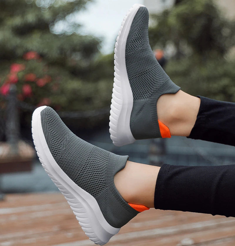 Men Sneakers Unisex Casual Shoes Soft Sole Slip-On Vulcanized Shoe Lightweight Loafers Plus Size Walking Men Shoes Tenis Hombres