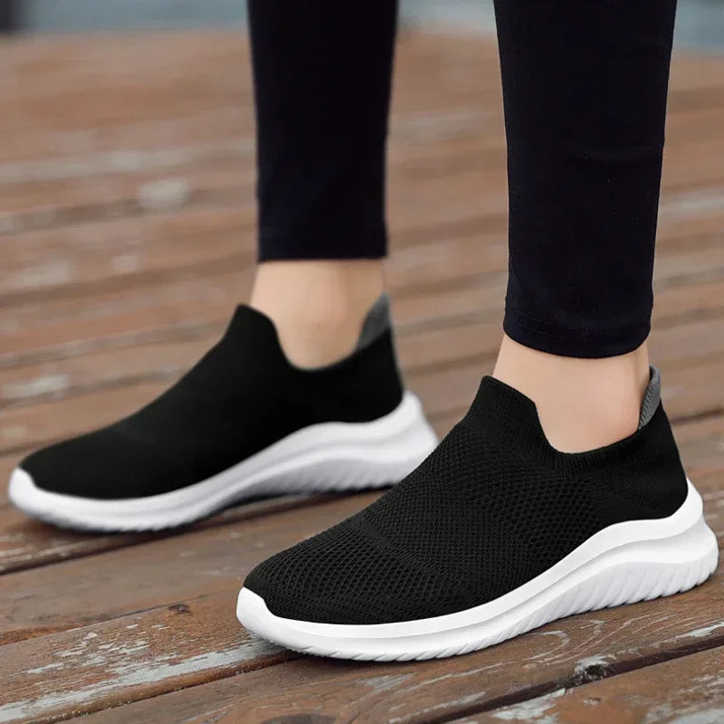 Men Sneakers Unisex Casual Shoes Soft Sole Slip-On Vulcanized Shoe Lightweight Loafers Plus Size Walking Men Shoes Tenis Hombres