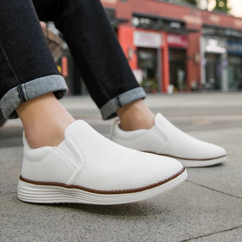 Breathable Mesh Men's Canvas Shoes Ultralight Comfortable Casual Sneakers Slip-on Vulcanized Shoe Soft Sole Male Flats Loafers