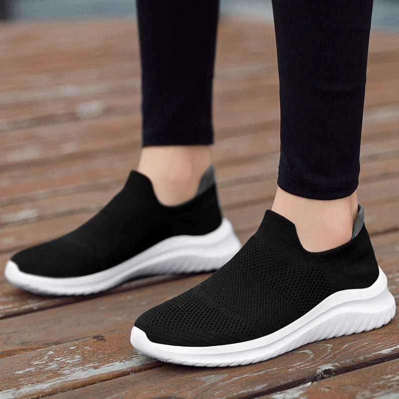 Men Sneakers Unisex Casual Shoes Soft Sole Slip-On Vulcanized Shoe Lightweight Loafers Plus Size Walking Men Shoes Tenis Hombres