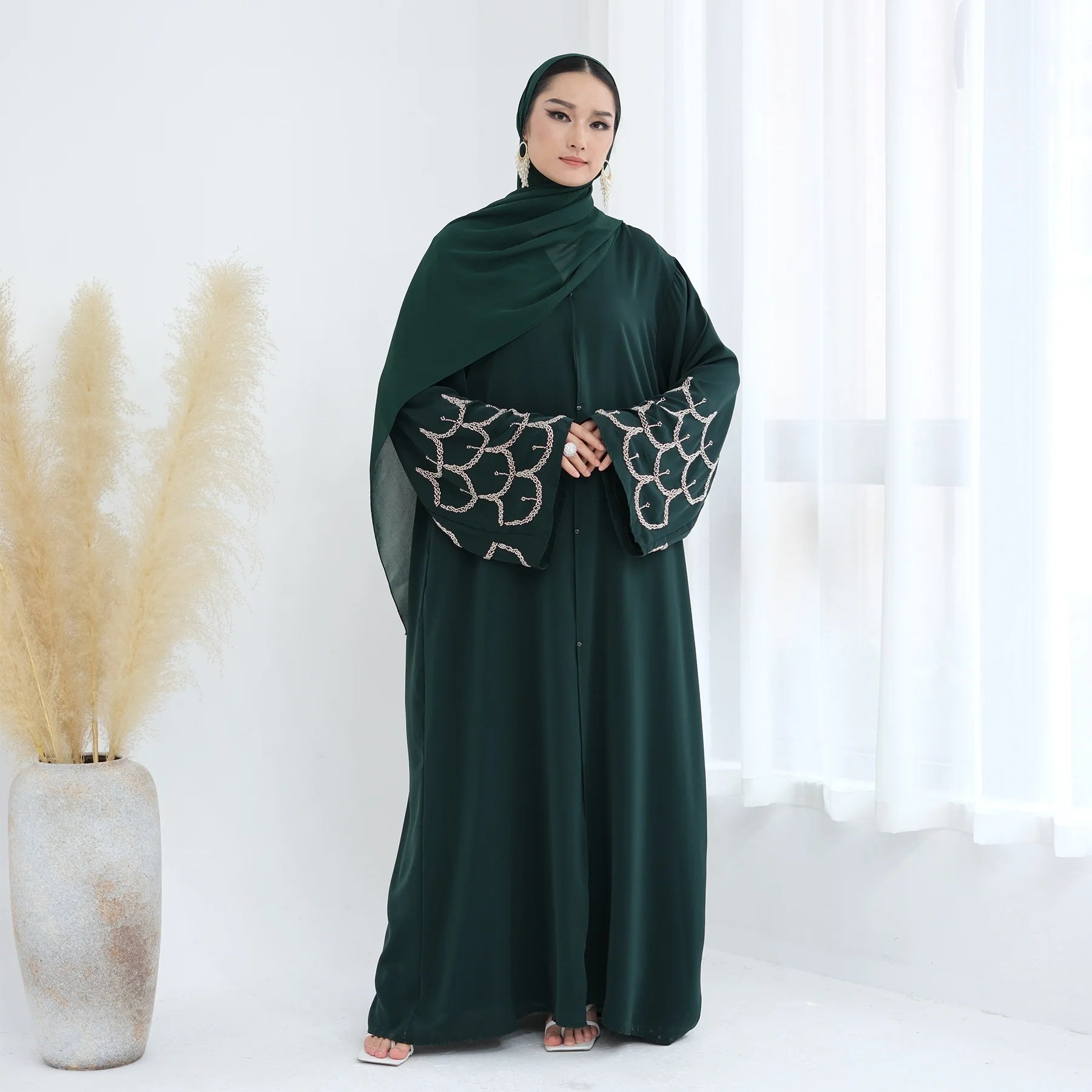 2025 Middle Eastern Islam Outfit for Muslim Women Luxury Dubai Modest Abaya Dress Eid Arabic Cardigan Plain Turkey Kaftan Robe