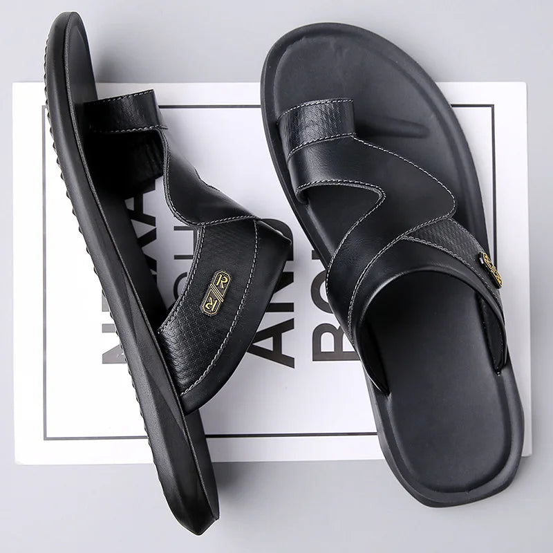 Men Sandals 2025 Summer New Non Slip Breathable Lightweight Soft Sole Beach Shoes Comfortable Fashion Clip Toe Slip on Slippers
