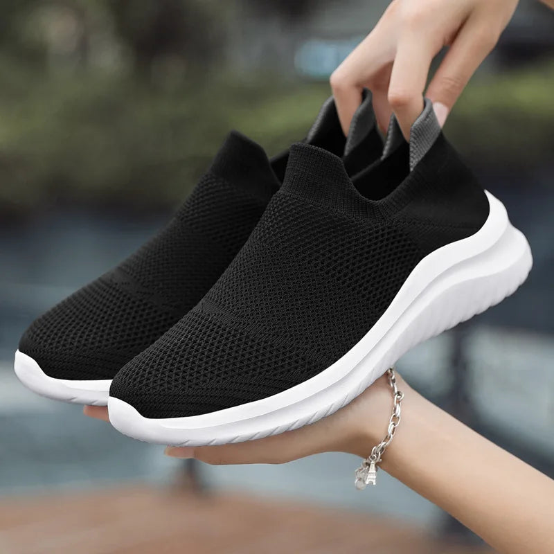 Men Sneakers Unisex Casual Shoes Soft Sole Slip-On Vulcanized Shoe Lightweight Loafers Plus Size Walking Men Shoes Tenis Hombres