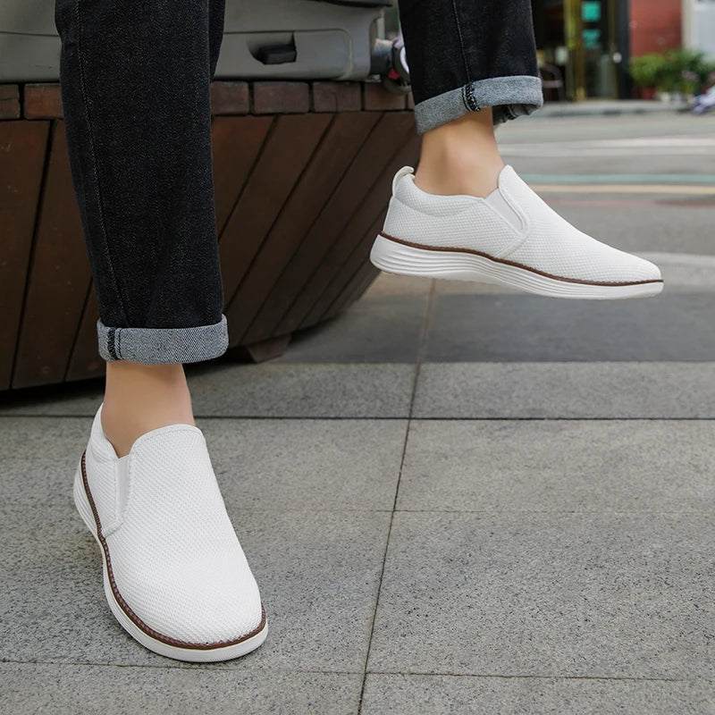 Breathable Mesh Men's Canvas Shoes Ultralight Comfortable Casual Sneakers Slip-on Vulcanized Shoe Soft Sole Male Flats Loafers