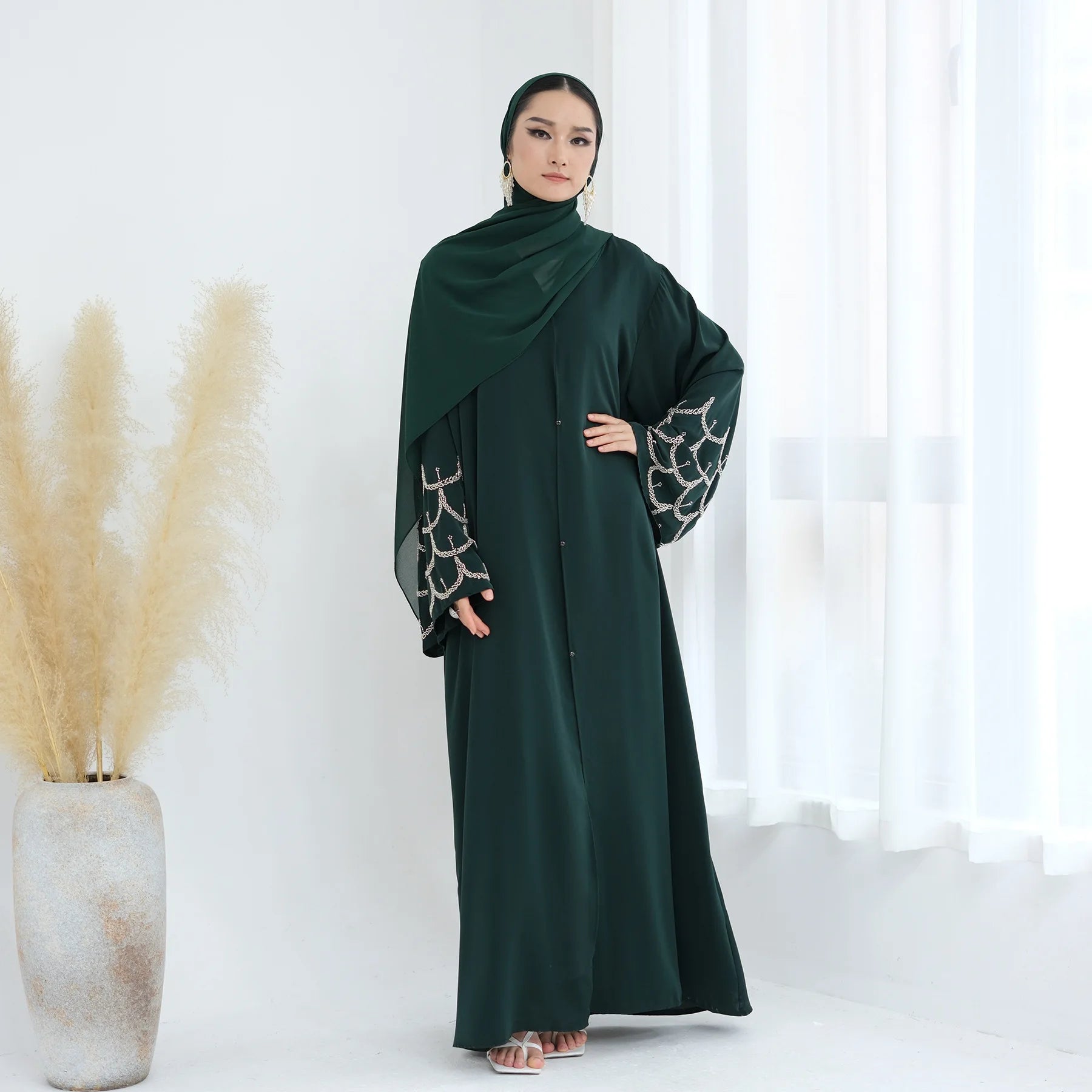 2025 Middle Eastern Islam Outfit for Muslim Women Luxury Dubai Modest Abaya Dress Eid Arabic Cardigan Plain Turkey Kaftan Robe