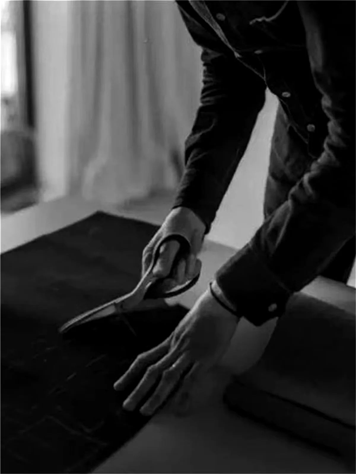 Autumn And Winter Men Wool Brown Houndstooth Overcoat Double-breasted Peak Lapel Warm Long Coat Formal Men Clothing