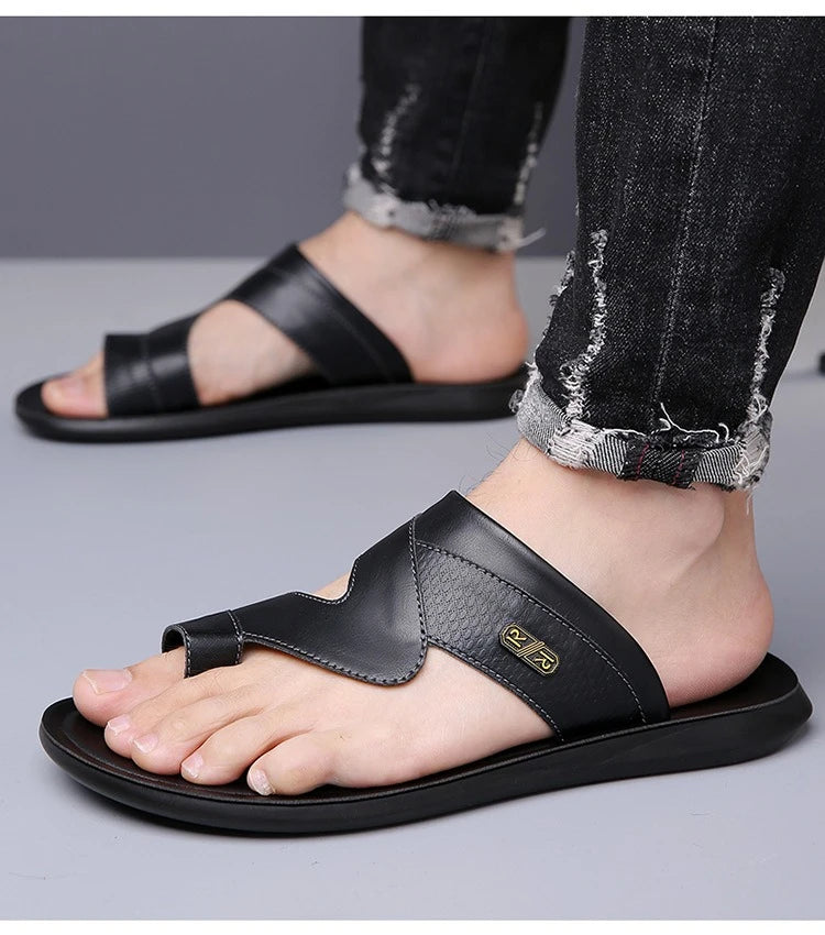 Men Sandals 2025 Summer New Non Slip Breathable Lightweight Soft Sole Beach Shoes Comfortable Fashion Clip Toe Slip on Slippers