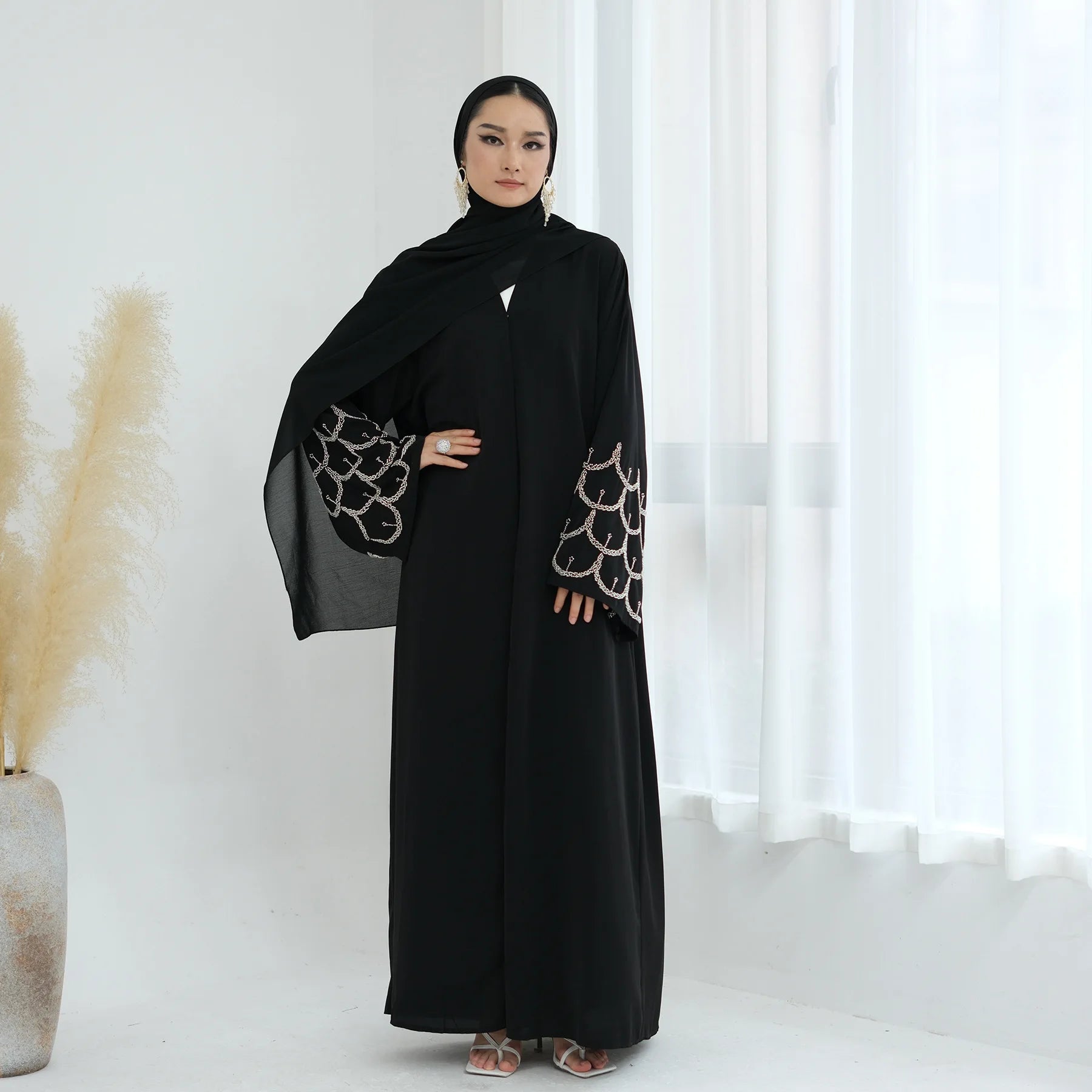 2025 Middle Eastern Islam Outfit for Muslim Women Luxury Dubai Modest Abaya Dress Eid Arabic Cardigan Plain Turkey Kaftan Robe