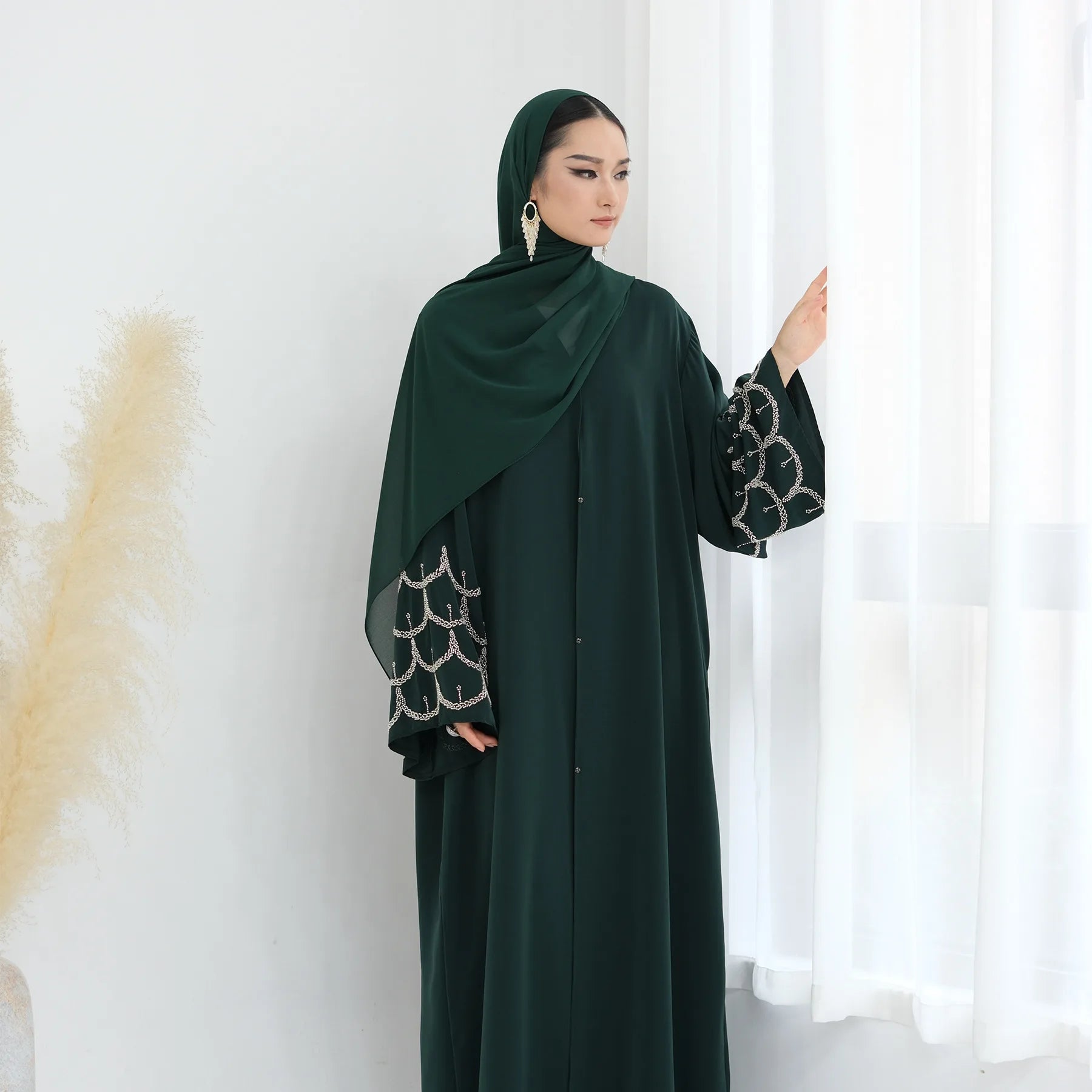 2025 Middle Eastern Islam Outfit for Muslim Women Luxury Dubai Modest Abaya Dress Eid Arabic Cardigan Plain Turkey Kaftan Robe