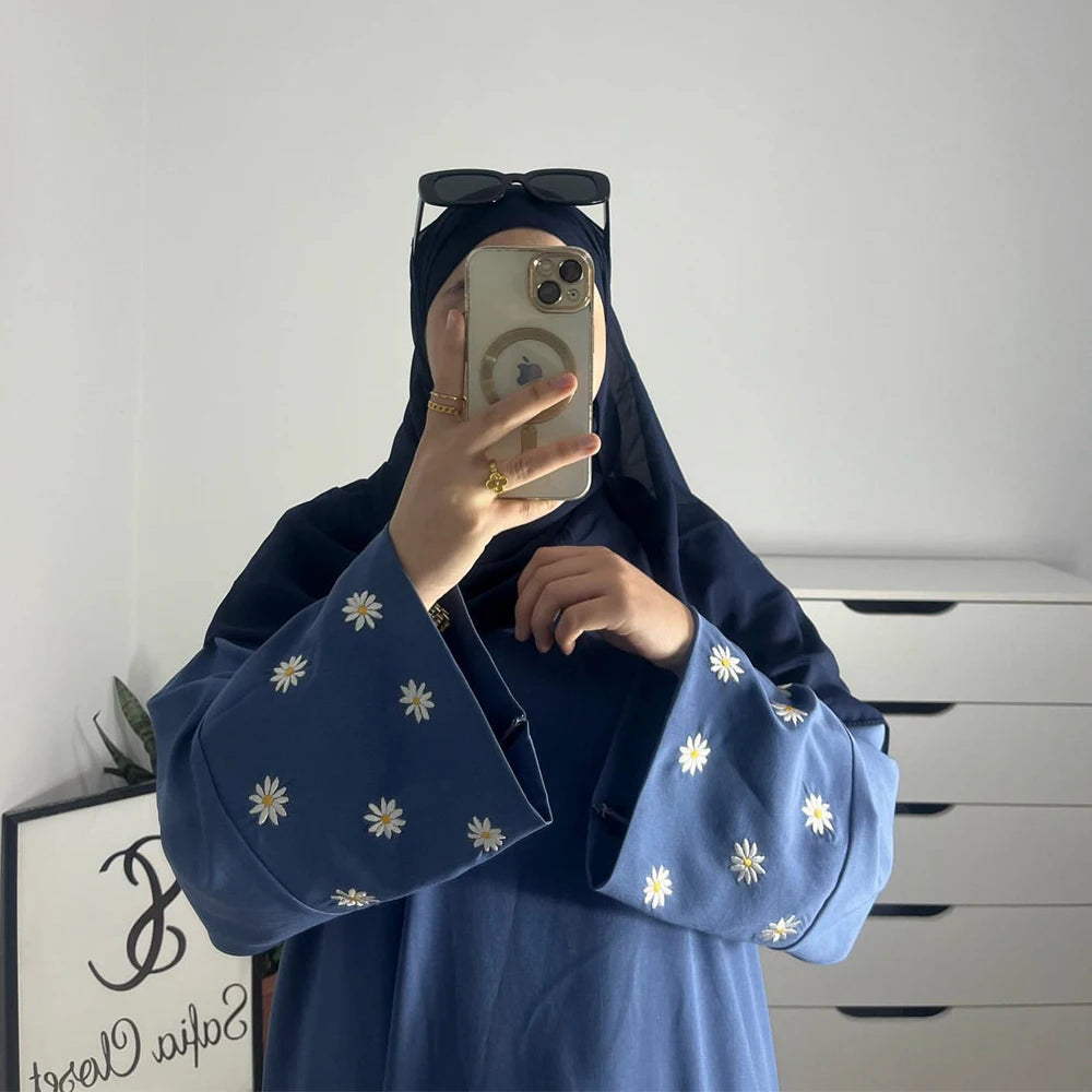 2025 Daisy Embroidery Muslim Modest Dress for Women Eid Saudi Arabia Dubai Abaya Luxury Islam Turkey Holiday Party Jalabiya Robe