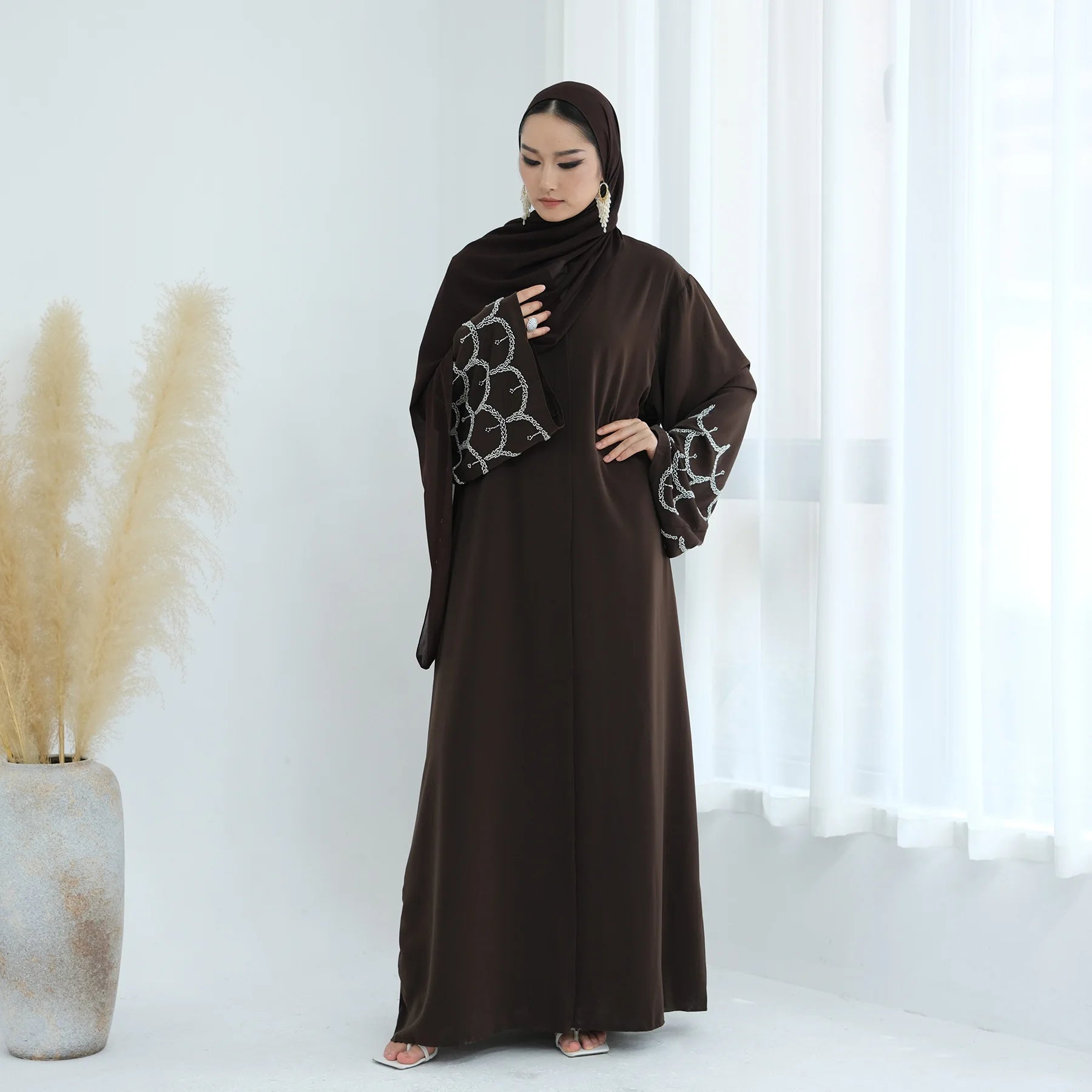 2025 Middle Eastern Islam Outfit for Muslim Women Luxury Dubai Modest Abaya Dress Eid Arabic Cardigan Plain Turkey Kaftan Robe